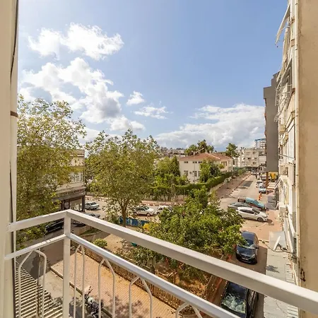 Cozy And Central Near Popular Attractions In Muratpasa, Daire Antalya