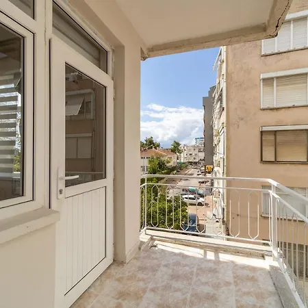 Cozy And Central Near Popular Attractions In Muratpasa, *