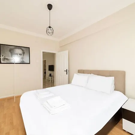 Cozy And Central Near Popular Attractions In Muratpasa, *