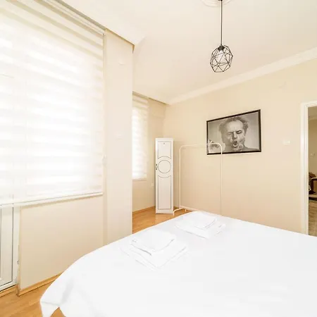 Cozy And Central Near Popular Attractions In Muratpasa,